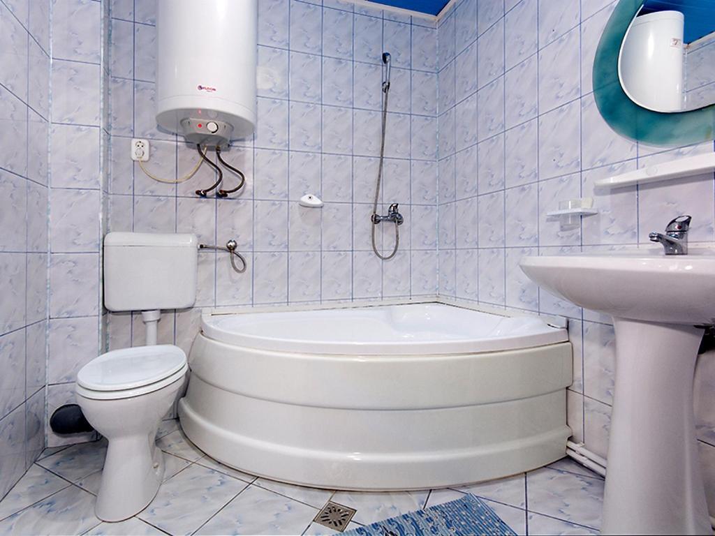 Pensiunea Bobu Hotel Izvoru Muntelui Buitenkant foto