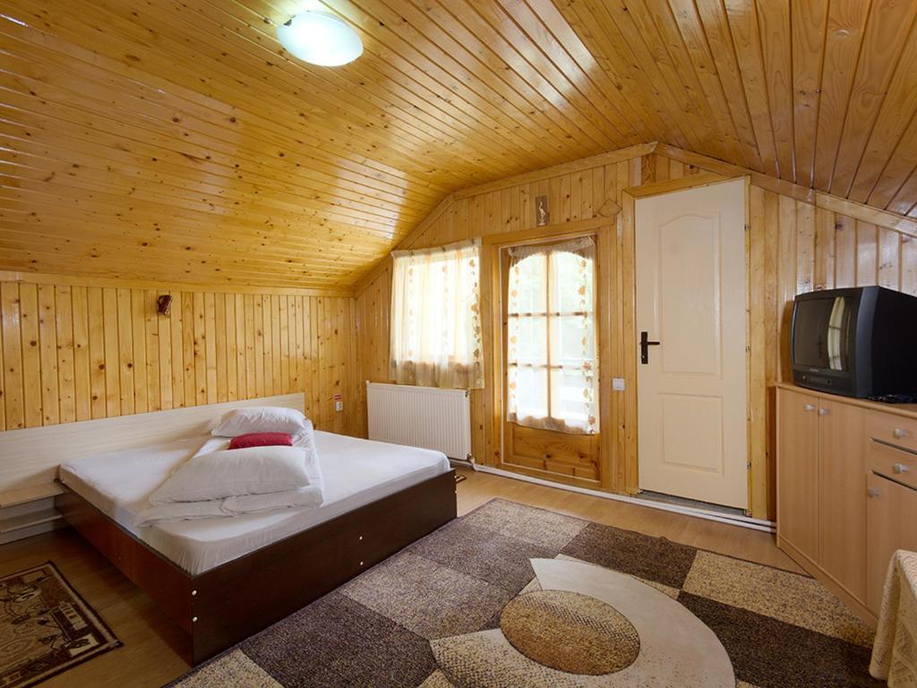Pensiunea Bobu Hotel Izvoru Muntelui Buitenkant foto