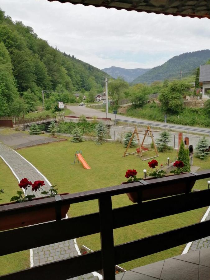 Pensiunea Bobu Hotel Izvoru Muntelui Buitenkant foto
